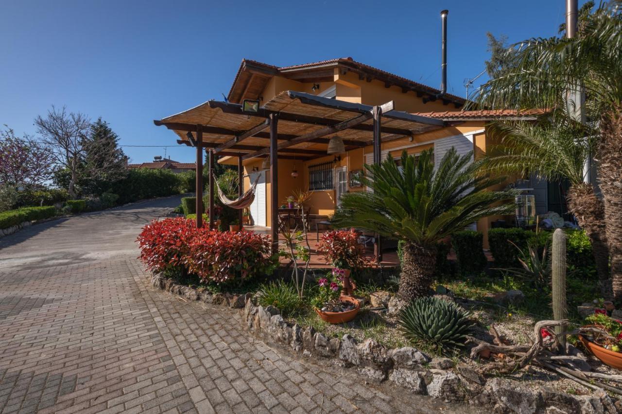 Villa Rene Koskinou  Luaran gambar